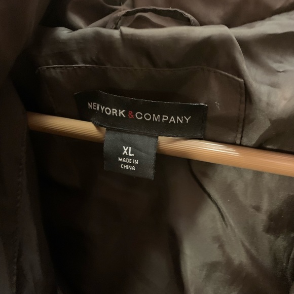 Brown puffer coat - Picture 3 of 7